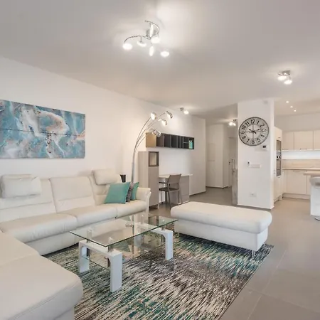 Tinerfe 1-1 Deluxe 2b